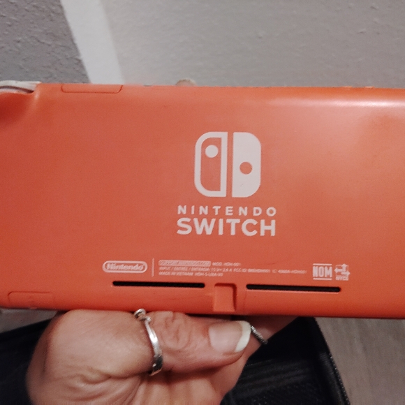 Nintendo switch - Picture 2 of 7
